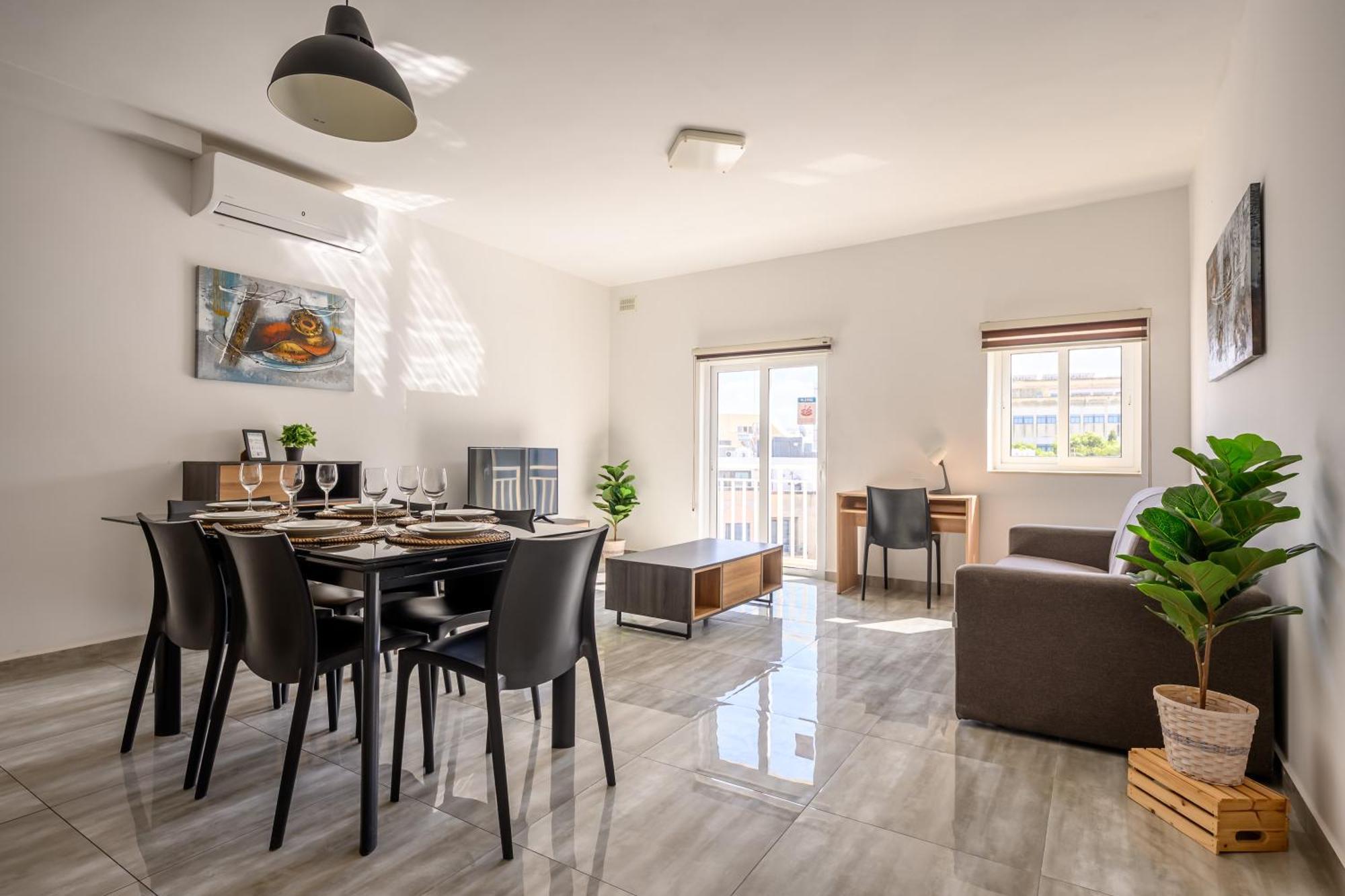 F11 Room 3, Private Room Two Single Beds Shared Bathroom In Shared Flat Msida Eksteriør billede